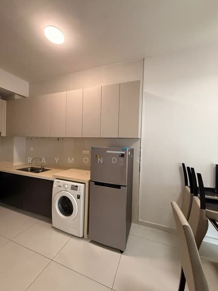 Condominium for Rent at Royal Strand @ Country Garden Danga Bay - Raymond Kong - Kitchen - PropertyGuru.com.my