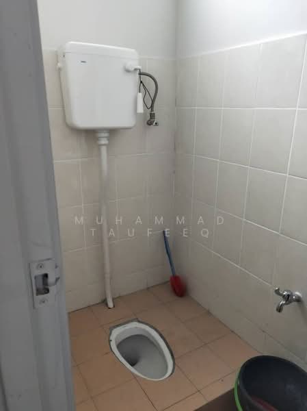 Warehouse for Rent in Senawang (Negeri Sembilan) - Muhammad Taufeeq - Bathroom - PropertyGuru.com.my