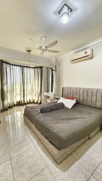 Condominium for Sale at Casa Tropicana - Henry Lim - Bedroom - PropertyGuru.com.my