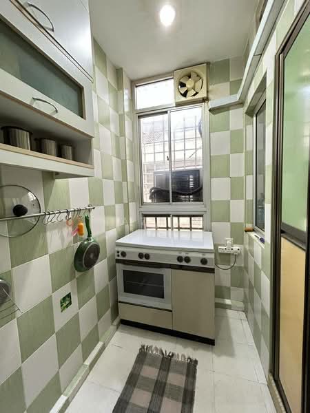 Pangsapuri untuk Dijual di Vista Indah Putra - Nazrin Hakimin - Kitchen - PropertyGuru.com.my