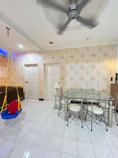 Pangsapuri untuk Dijual di Vista Indah Putra - Nazrin Hakimin - Living Room - PropertyGuru.com.my
