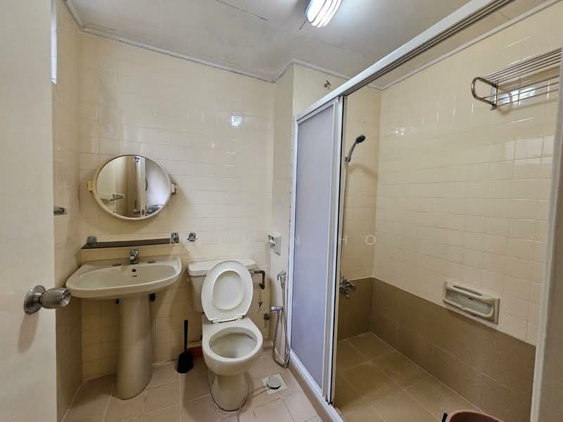Pangsapuri untuk Disewa di Ramin Apartment - Kelvin Ho - Bathroom - PropertyGuru.com.my