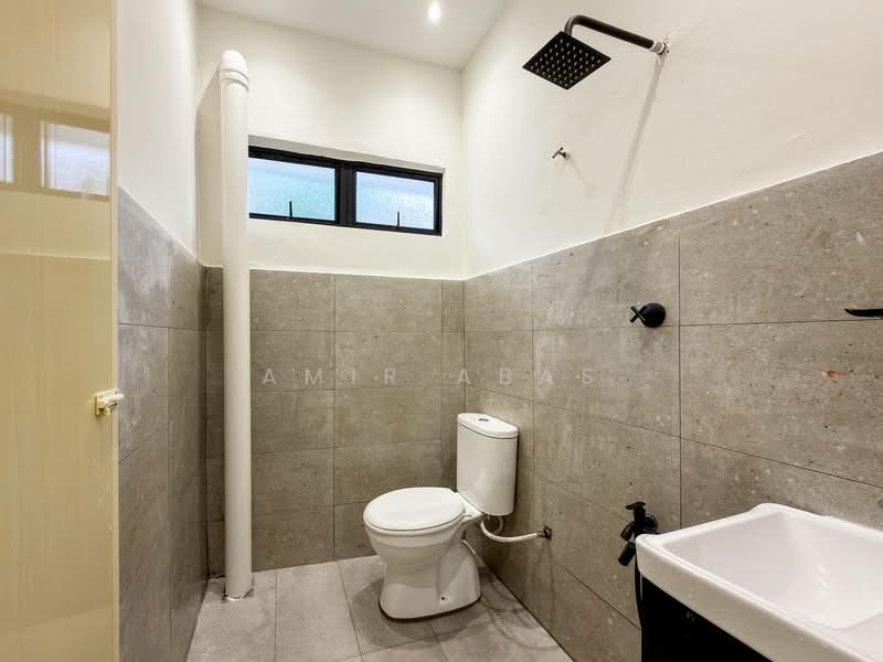 Rumah Teres 2 Tingkat untuk Dijual di Kajang (Selangor) - Amir Abas - Bathroom - PropertyGuru.com.my
