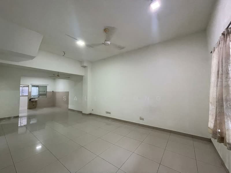 Rumah Teres 2 Tingkat untuk Dijual di Setia Indah (Setia Alam) - Sally Yong - Living Room - PropertyGuru.com.my