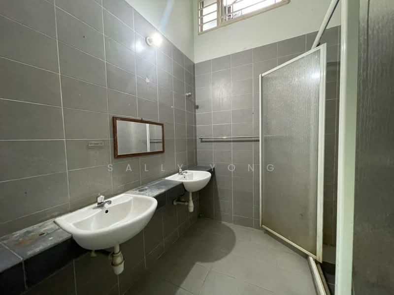 Rumah Teres 2 Tingkat untuk Dijual di Setia Indah (Setia Alam) - Sally Yong - Bathroom - PropertyGuru.com.my