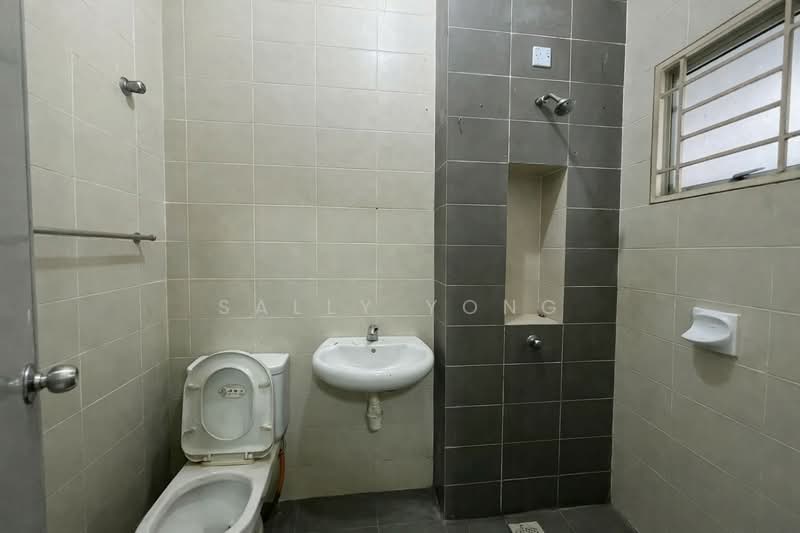 Rumah Teres 2 Tingkat untuk Dijual di Setia Indah (Setia Alam) - Sally Yong - Bathroom - PropertyGuru.com.my