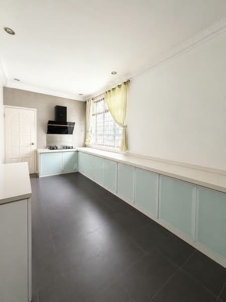 Semi-Detached House for Sale in Taman Molek (Johor Bahru) - Orange Koh - PropertyGuru.com.my