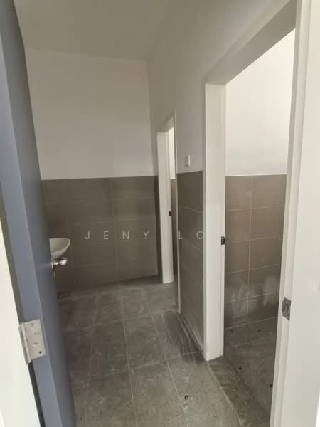 Factory for Sale in Eco Business Park 1 (Johor Bahru) - Jeny Loo - Bathroom - PropertyGuru.com.my