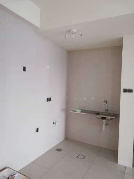 Service Residence for Sale at The Era @ Duta North - Jan Tham - Kitchen - PropertyGuru.com.my