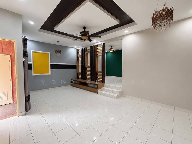 2-storey Terraced House for Sale in Alam Budiman (Shah Alam) - Mohd Adryzam - Living Room - PropertyGuru.com.my