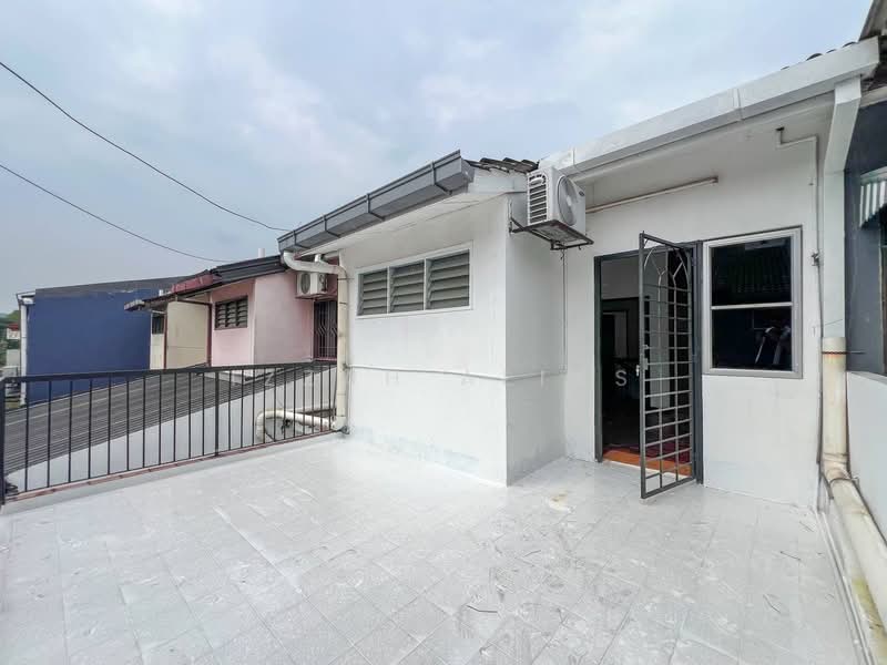 Rumah Teres 2 Tingkat untuk Dijual di Taman Serdang Raya (Seri Kembangan) - Izzah Alias - PropertyGuru.com.my