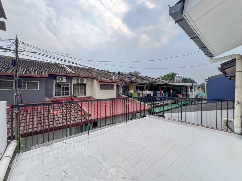 Rumah Teres 2 Tingkat untuk Dijual di Taman Serdang Raya (Seri Kembangan) - Izzah Alias - PropertyGuru.com.my
