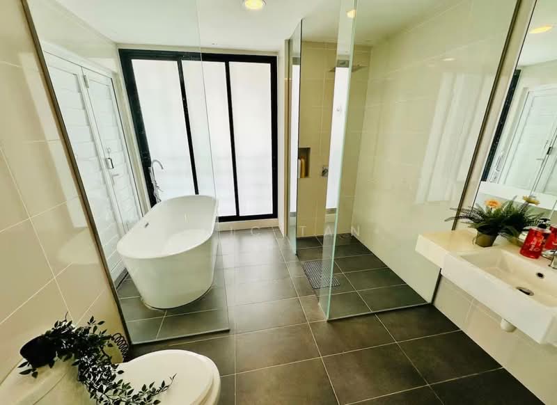 Servis Apartment untuk Disewa di Southkey Mosaic - Eric Tan - Bathroom - PropertyGuru.com.my