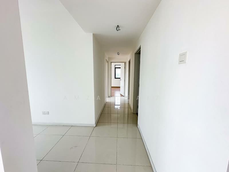 Pangsapuri untuk Dijual di Vista Mahogani @ Saujana Impian - Amzar Faiz - Corridor - PropertyGuru.com.my