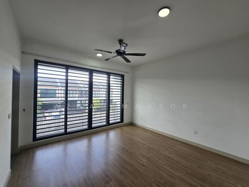 Rumah Teres 2 Tingkat untuk Dijual di Shah Alam (Selangor) - Azhar Mansor - Master Bedroom - PropertyGuru.com.my