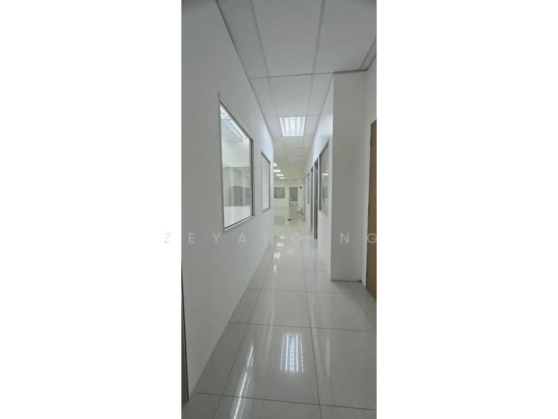 Office for Rent in Taman Perindustrian Sime Uep (Subang Jaya) - Zeyang Ng - Corridor - PropertyGuru.com.my