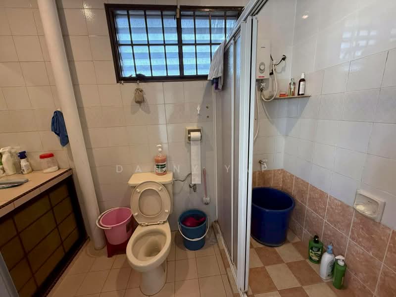 Rumah Teres 2 Tingkat untuk Dijual di Taman Johor Jaya (Johor Bahru) - Danny Yap - Bathroom - PropertyGuru.com.my