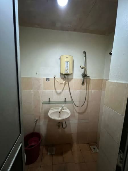 Apartment for Sale at Bayu Villa - Stephanie Yap - Bathroom - PropertyGuru.com.my