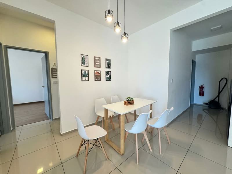 Servis Apartment untuk Disewa di The Tresor @ Gravit8 - Pepsi Ang - Dining Room - PropertyGuru.com.my