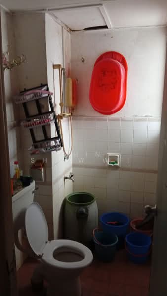 Terraced House for Sale in Bandar Kinrara Seksyen 5 (Bandar Kinrara) - Chin Shiow Wei - Bathroom - PropertyGuru.com.my