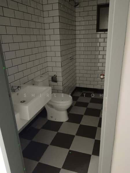 Servis Apartment untuk Disewa di E'Island Lake Haven - Shirlee Toh - Bathroom - PropertyGuru.com.my