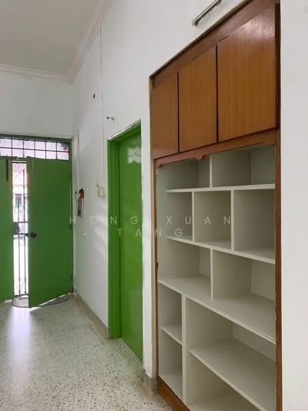 Rumah Teres 1 Tingkat untuk Disewa di Taman Pelangi (Johor Bahru) - Hong Xuan Tang - Entrance - PropertyGuru.com.my