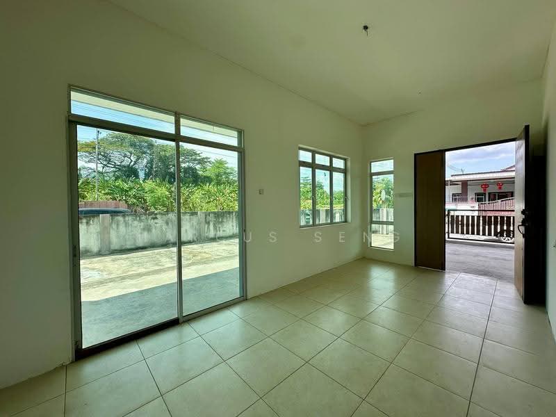 1-storey Terraced House for Sale in Menglembu (Perak) - Marcus Seng - Living Room - PropertyGuru.com.my
