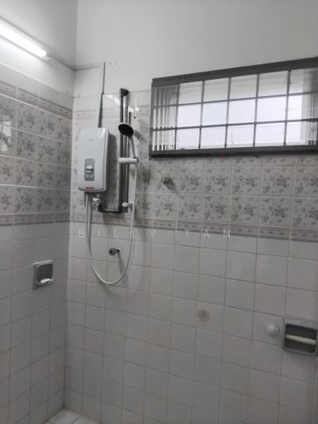 2-storey Terraced House for Sale in Usj 6 (Subang Jaya) - Billy Tan - Bathroom - PropertyGuru.com.my