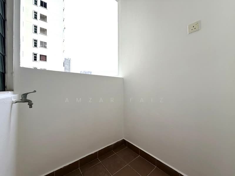 Kondominium untuk Dijual di Kelana Sentral - Amzar Faiz - Balcony - PropertyGuru.com.my
