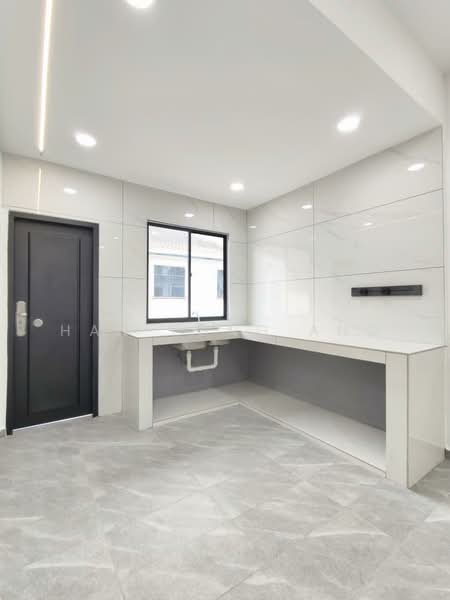 1-storey Terraced House for Sale in Taman Desa Cemerlang (Ulu Tiram) - Han Yong Ang - Kitchen - PropertyGuru.com.my