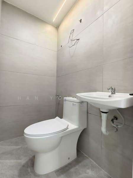1-storey Terraced House for Sale in Taman Desa Cemerlang (Ulu Tiram) - Han Yong Ang - Bathroom - PropertyGuru.com.my