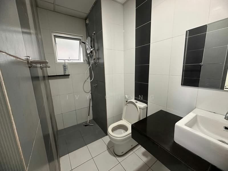 Kondominium untuk Disewa di The Wharf Residence - Ivy Chong - Bathroom - PropertyGuru.com.my