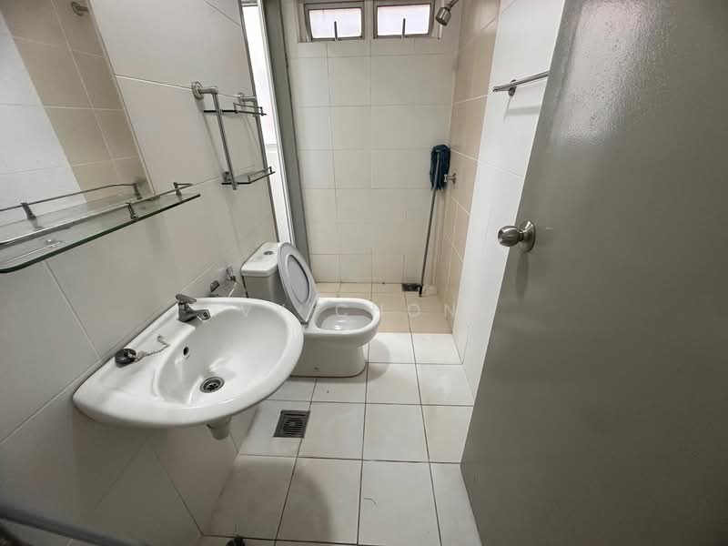 Kondominium untuk Disewa di The Wharf Residence - Ivy Chong - Bathroom - PropertyGuru.com.my