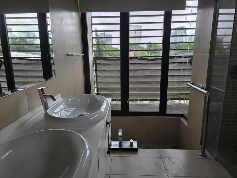 Kondominium untuk Disewa di Identiti U-Thant - Fifi Syafiza - Bathroom - PropertyGuru.com.my