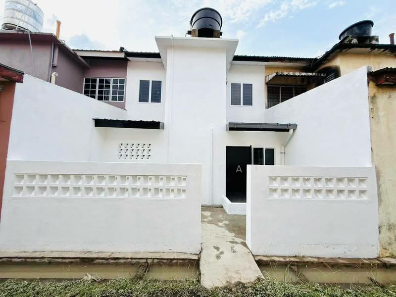 Rumah Teres 2 Tingkat untuk Dijual di Taman Setia (Klang) - Amzar Faiz - Exterior - PropertyGuru.com.my