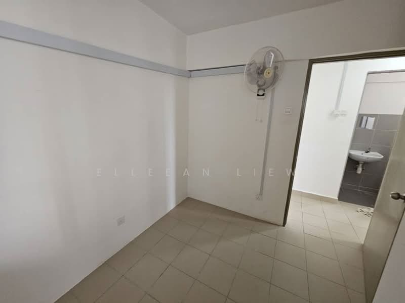 Apartment for Rent at Alpinia - Elleean Liew - 2nd room - PropertyGuru.com.my