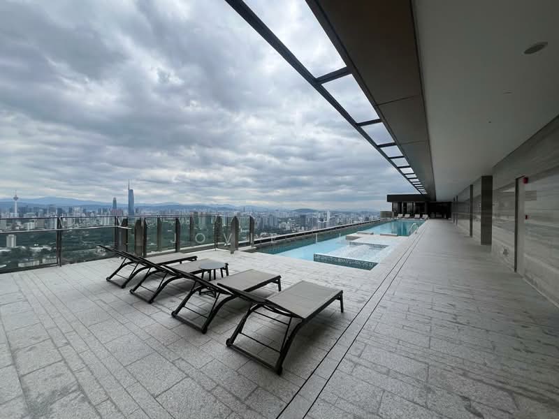 Servis Apartment untuk Disewa di Regent Suites @ Pavilion Damansara Heights - Jovie Lim - Pool - PropertyGuru.com.my