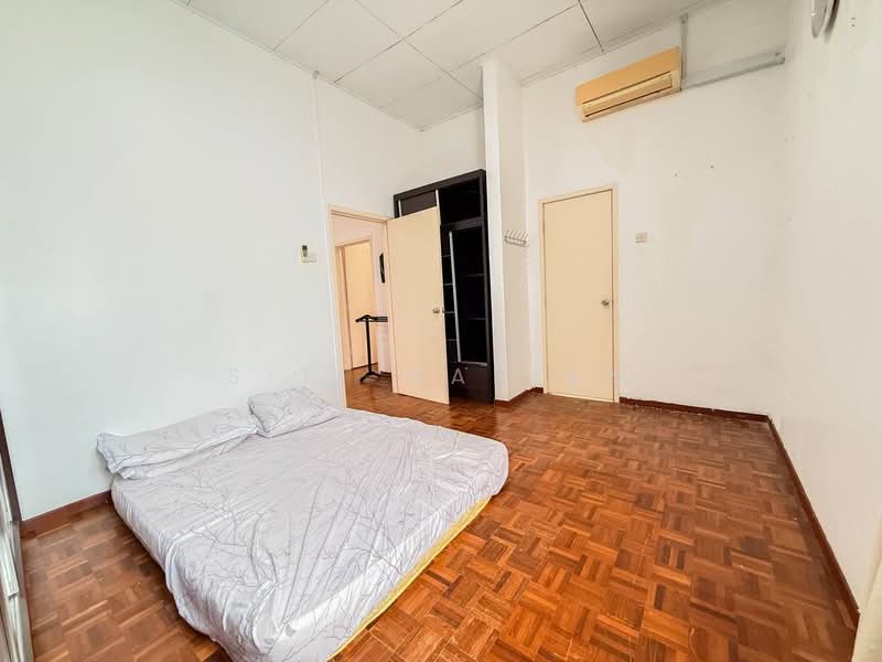 Bungalow for Sale in Bandar Bukit Mahkota (Bangi) - Siti Mariam - Bedroom - PropertyGuru.com.my