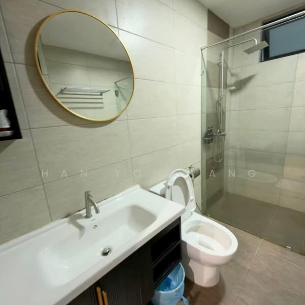 Servis Apartment untuk Dijual di Molek Regency - Han Yong Ang - Bathroom - PropertyGuru.com.my