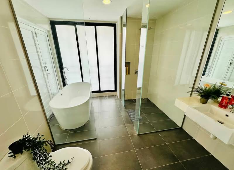 Service Residence for Rent at Southkey Mosaic - Jemie . - Bathroom - PropertyGuru.com.my