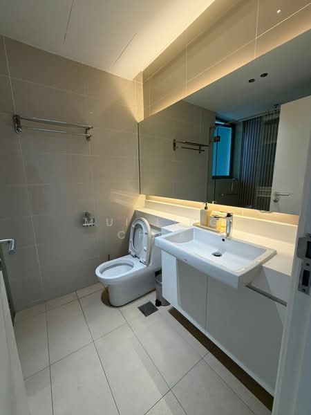 Service Residence for Sale at Suasana Bukit Ceylon / Raja Chulan Residences - Mui Ling Chok - Bathroom - PropertyGuru.com.my