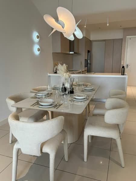 Service Residence for Sale at Suasana Bukit Ceylon / Raja Chulan Residences - Mui Ling Chok - Dining Room - PropertyGuru.com.my