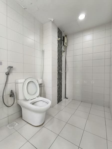 Service Residence for Sale at Greenfield Regency - Han Yong Ang - Bathroom - PropertyGuru.com.my
