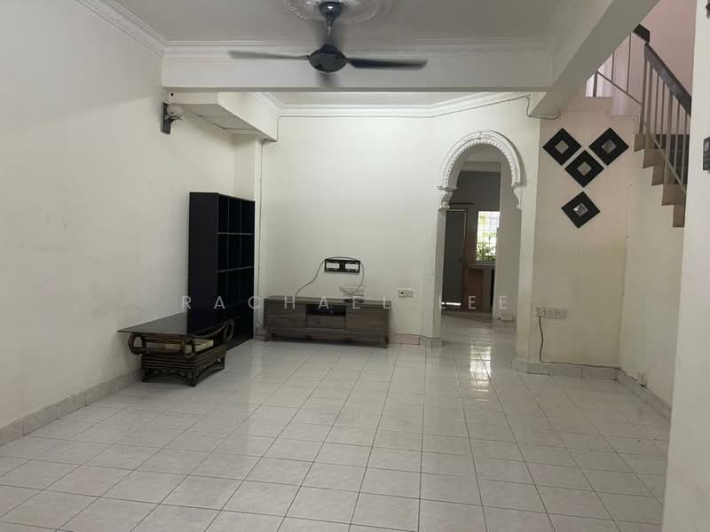 2-storey Terraced House for Rent in TAMAN PUCHONG UTAMA (Puchong) - Rachael Lee - Living Room - PropertyGuru.com.my