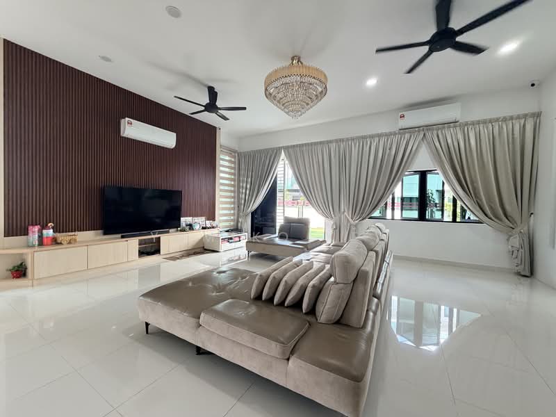 Rumah Berkembar untuk Dijual di Puchong (Selangor) - Yumiko Kew - Living Room - PropertyGuru.com.my