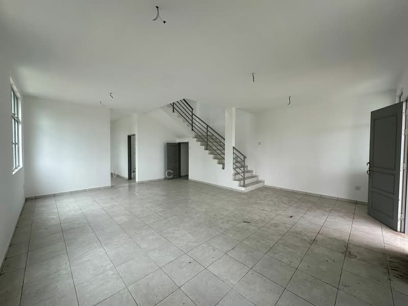 Rumah Teres 2 Tingkat untuk Dijual di Taman Cheng Setia (Cheng) - Vinc Pheng - Living Room - PropertyGuru.com.my