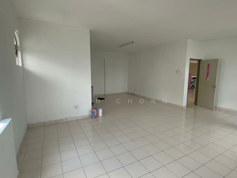 Pangsapuri untuk Dijual di Sri Bayu Apartments - Josh Chong - Living Room - PropertyGuru.com.my