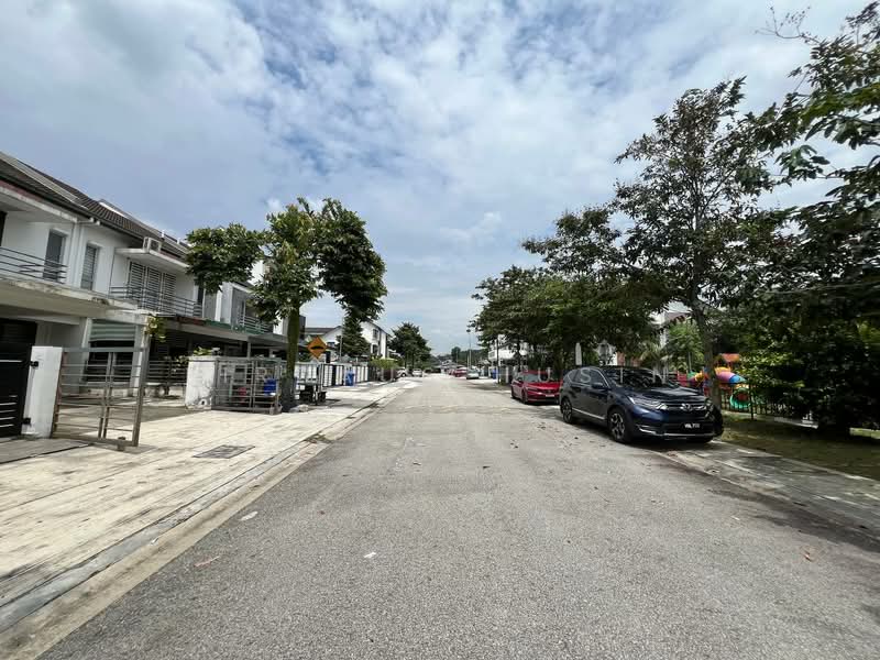 2-storey Terraced House for Sale in Sungai Buloh (Selangor) - Firdaus Husin - Exterior - PropertyGuru.com.my