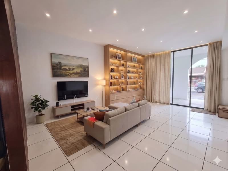 Rumah Teres 2 Tingkat untuk Dijual di SS2 (Petaling Jaya) - Jackie Tan - Living Room - PropertyGuru.com.my