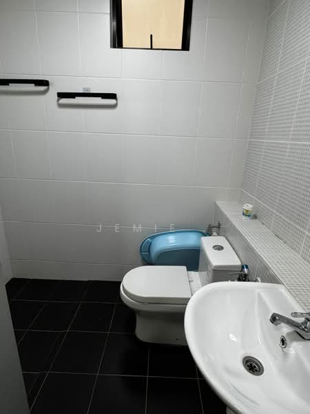 Apartment for Rent at Austin Regency (Pangsapuri Austin Perdana) - Jemie . - Bathroom - PropertyGuru.com.my